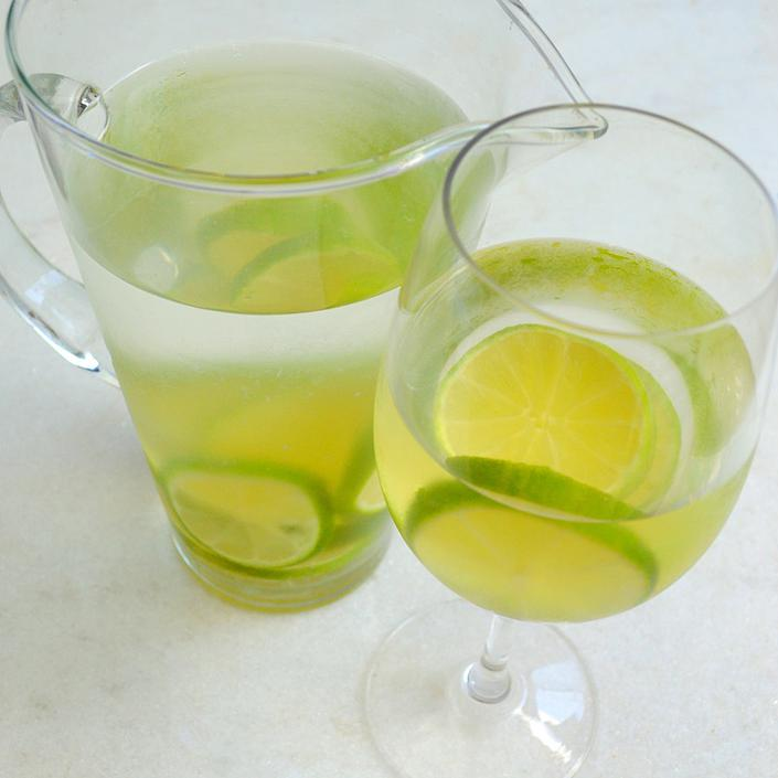 Bem-estar: mitos e verdades da água com limão